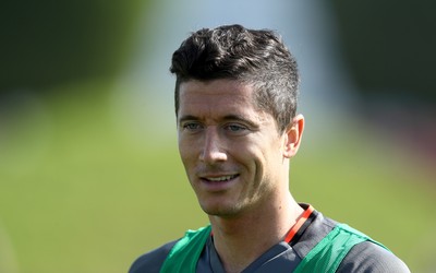 环亚体育精华-佩佩收藏豪车成瘾